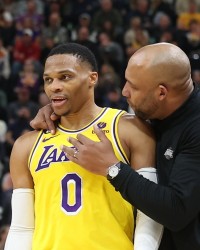 kaiyun-A-史密斯：湖人为詹姆斯交易来威少&amp;解雇教练 但现在轮到东契奇了