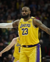 夸梅-布朗：詹姆斯满脑子只有生意 跟他打交道要么服从要么滚蛋