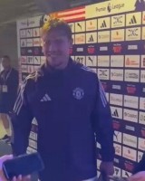 开云APP-希望无大碍霍伊伦赛后离开球场时腿绑冰袋